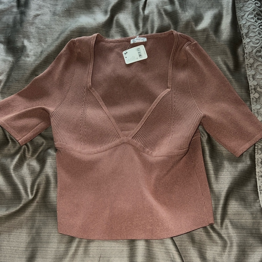 NWT Intimately Free People Mauve Ribbed Deep V Knit Top – Size M - Picture 2 of 6